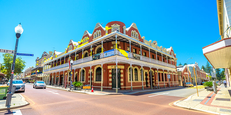 wide angle view of Fremantle street